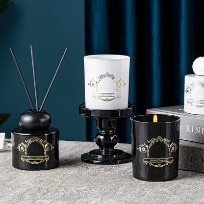 مجموعه هدایایی شمع های عطر طبیعی بطری مشکی سفید