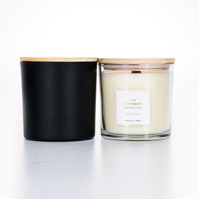 شمع معطر شیشه ای درب مشکی چوبی 420 گرمی 10*10 سانتی متر