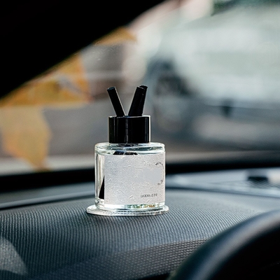 پخش کننده خودرو خوشبو کننده بطری شیشه ای با روغن معطر 50 میلی لیتری AROMA HOME