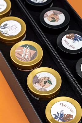 عطر و بوی عطر قوطی شمع طلایی وودویک برای سفر